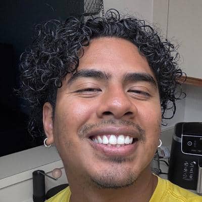 Sitter Profile Image: Edgardo S.