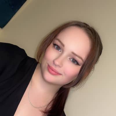 Sitter Profile Image: Lillian W.