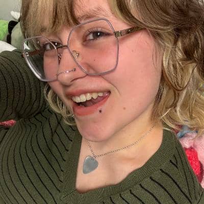 Sitter Profile Image: Aislinn M.