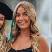 Sitter Profile Image: Elle B.