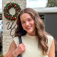 Sitter Profile Image: Ainslie S.