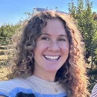 Sitter Profile Image: Grace F.