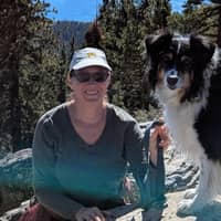 Sitter Profile Image: Julia V.