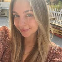 Sitter Profile Image: Amanda A.