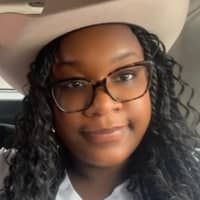 Sitter Profile Image: Janae T.