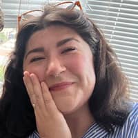 Sitter Profile Image: Laura H.