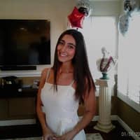 Sitter Profile Image: Isabella H.