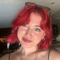 Sitter Profile Image: Riley W.