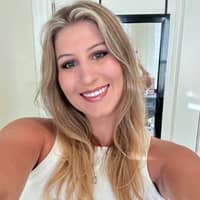 Sitter Profile Image: Isabella M.