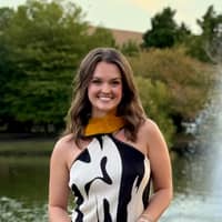 Sitter Profile Image: Lindsey B.