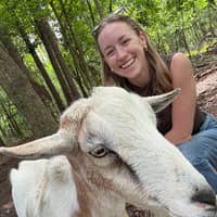 Sitter Profile Image: Taylor H.