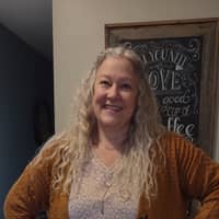 Sitter Profile Image: Linda F.