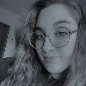 Sitter Profile Image: Célia B.