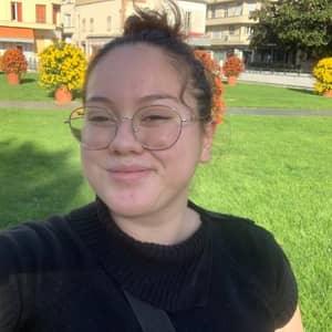 Sitter Profile Image: Viviana M.