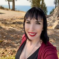 Sitter Profile Image: Heather E.