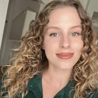 Sitter Profile Image: Julia K.