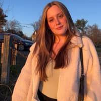 Sitter Profile Image: Leah L.