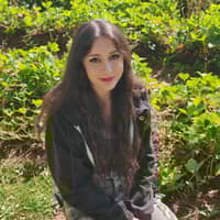 Sitter Profile Image: Danielle M.