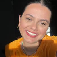 Sitter Profile Image: Bruna L.