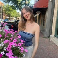 Sitter Profile Image: Alyssa W.