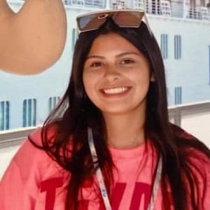 Sitter Profile Image: Reyna A.