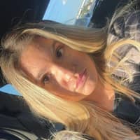 Sitter Profile Image: Julianna L.