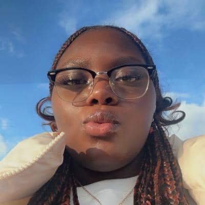 Sitter Profile Image: Maya W.