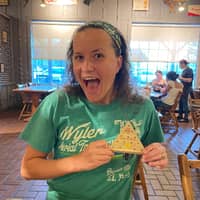 Sitter Profile Image: Leslie I.