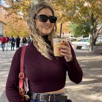 Sitter Profile Image: Isabella F.