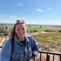 Sitter Profile Image: Holly D.