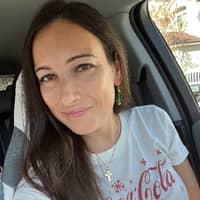 Sitter Profile Image: Laura T.