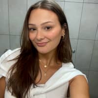 Sitter Profile Image: Lindsey H.