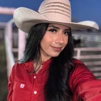 Sitter Profile Image: Larissa C.