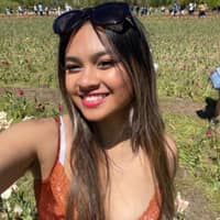 Sitter Profile Image: Danielle F.