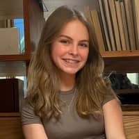 Sitter Profile Image: Mollie W.