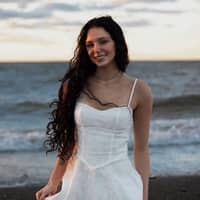 Sitter Profile Image: Lily D.