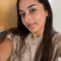 Sitter Profile Image: Laurie W.