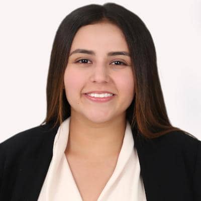 Sitter Profile Image: Laura Daniela G.