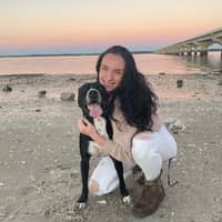 Sitter Profile Image: Shelby E.