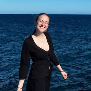 Sitter Profile Image: Clara G.