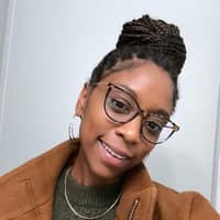 Sitter Profile Image: Courtney H.