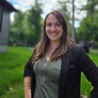 Sitter Profile Image: Isabelle B.