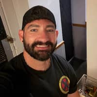 Sitter Profile Image: Aaron H.