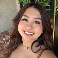 Sitter Profile Image: Abigail C.