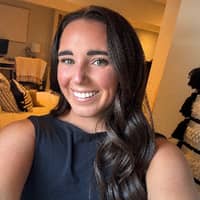 Sitter Profile Image: Julia D.