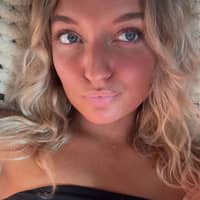 Sitter Profile Image: Lindsey S.