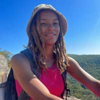 Sitter Profile Image: Zoe W.