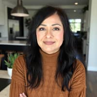 Sitter Profile Image: Lorena H.