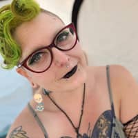 Sitter Profile Image: Lez D.