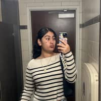 Sitter Profile Image: Angela R.